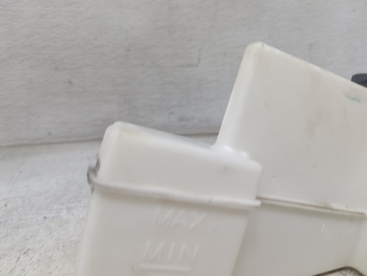 2019 Nissan Rogue Windshield Washer Fluid Reservoir Bottle Oem 1499514 - Oemusedautoparts1.com