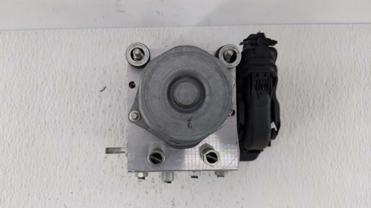 2019-2020 Nissan Rogue Anti-Lock Brake ABS Pump Module Actuator OEM P/N:47660 7FM5A 47660 7FL4A Fits Fits 2019 2020 OEM Used