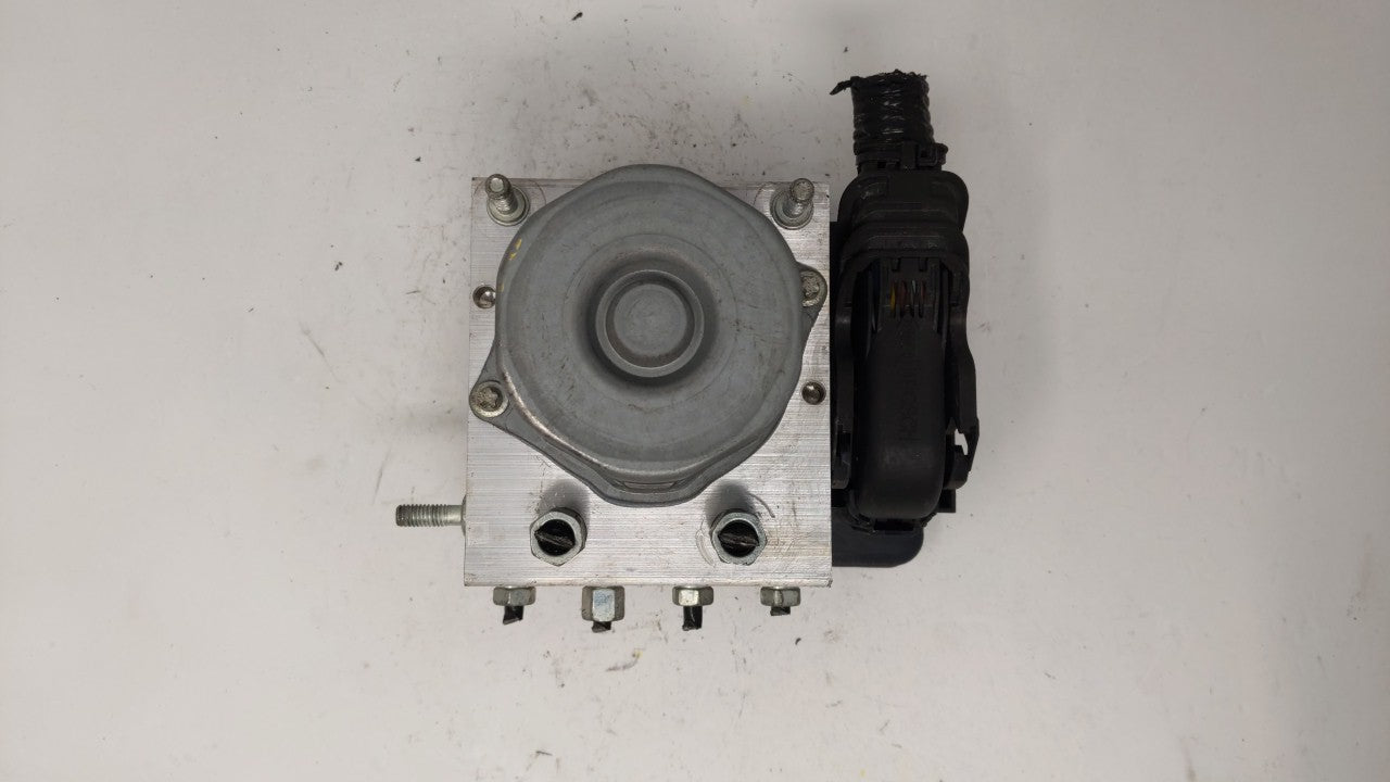 2019 Nissan Rogue ABS Pump Control Module Replacement P/N:47660 7FM1A Fits OEM Used Auto Parts - Oemusedautoparts1.com