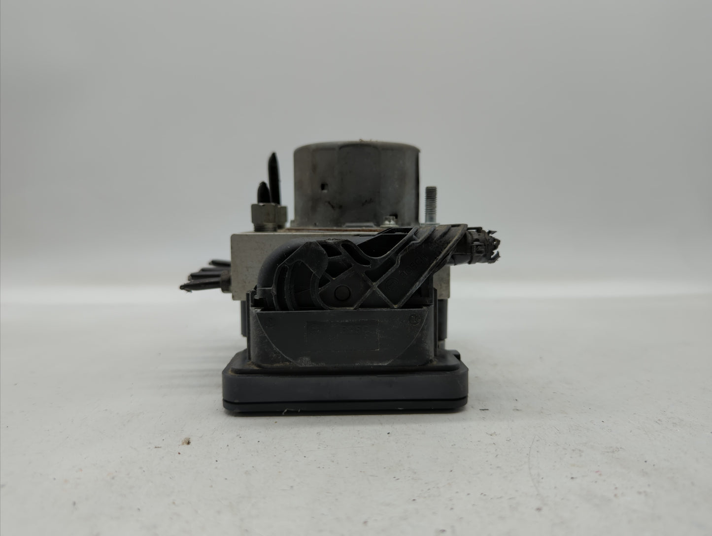 2018-2019 Nissan Rogue ABS Pump Control Module Replacement P/N:47660 9TF2A 47660 9TG2A Fits Fits 2018 2019 OEM Used Auto Par