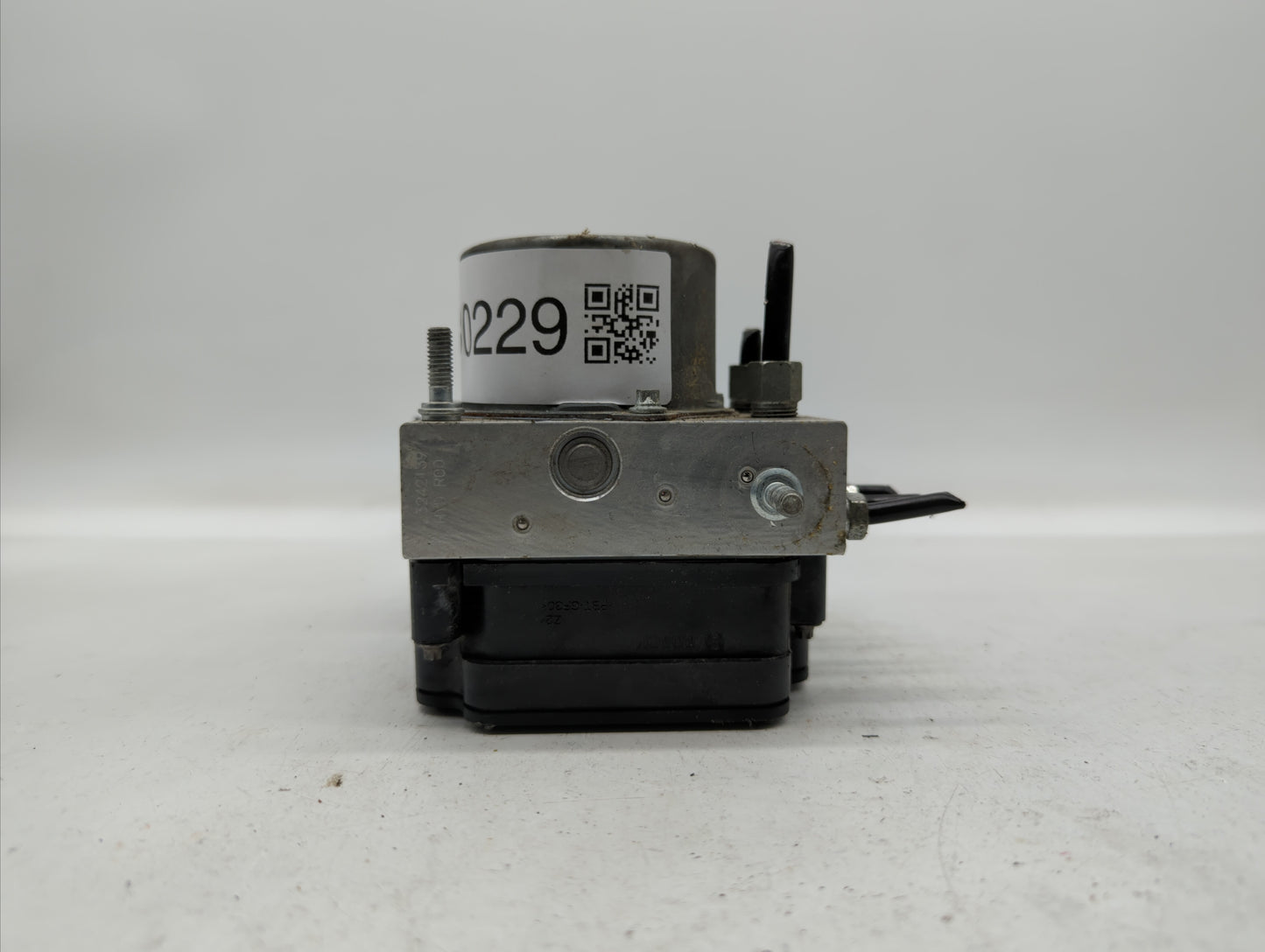 2018-2019 Nissan Rogue ABS Pump Control Module Replacement P/N:47660 9TF2A 47660 9TG2A Fits Fits 2018 2019 OEM Used Auto Par