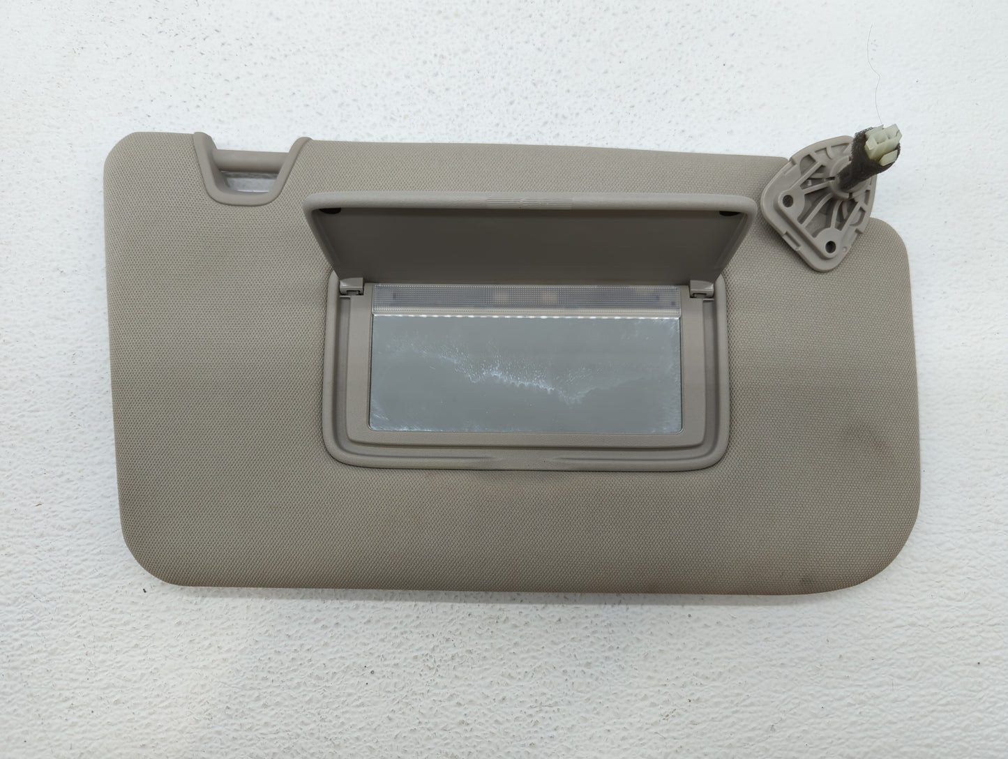 2018-2019 Nissan Rogue Sun Visor Shade Replacement Passenger Right Mirror Fits Fits 2018 2019 OEM Used Auto Parts - Oemuseda