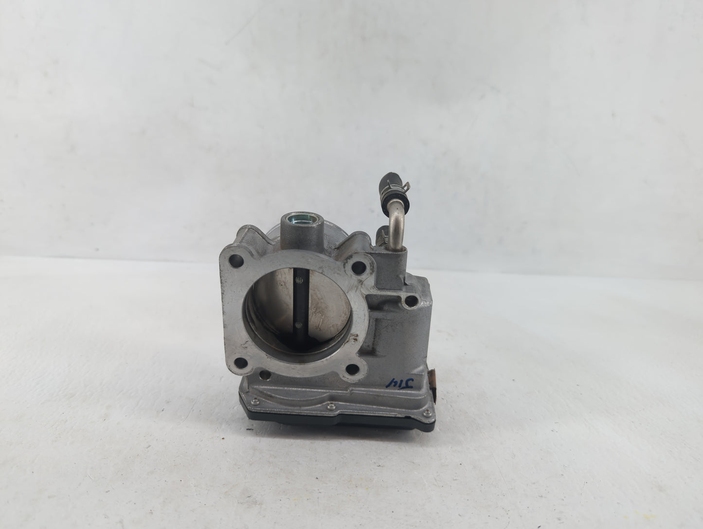 2014-2019 Nissan Rogue Throttle Body P/N:3TA60-01 C 3TA60-01 B, 3TA60-01 A Fits Fits 2013 2014 2015 2016 2017 2018 2019 OEM 