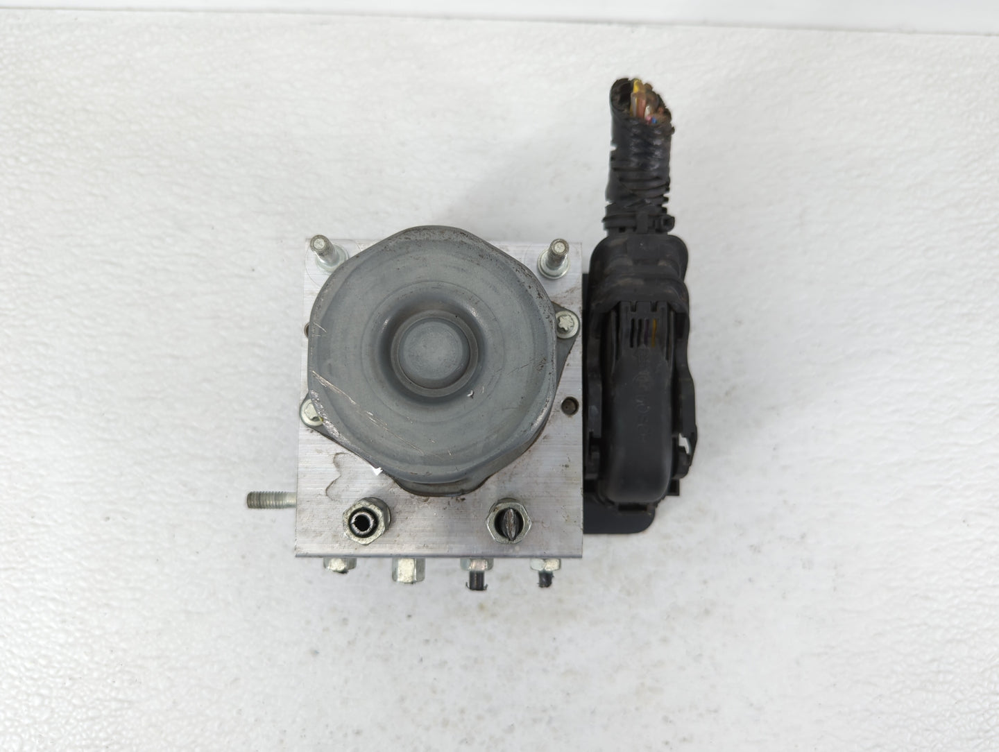 2019-2020 Nissan Rogue ABS Pump Control Module Replacement P/N:47660 7FM0A 47660 7FM1A Fits Fits 2019 2020 OEM Used Auto Par