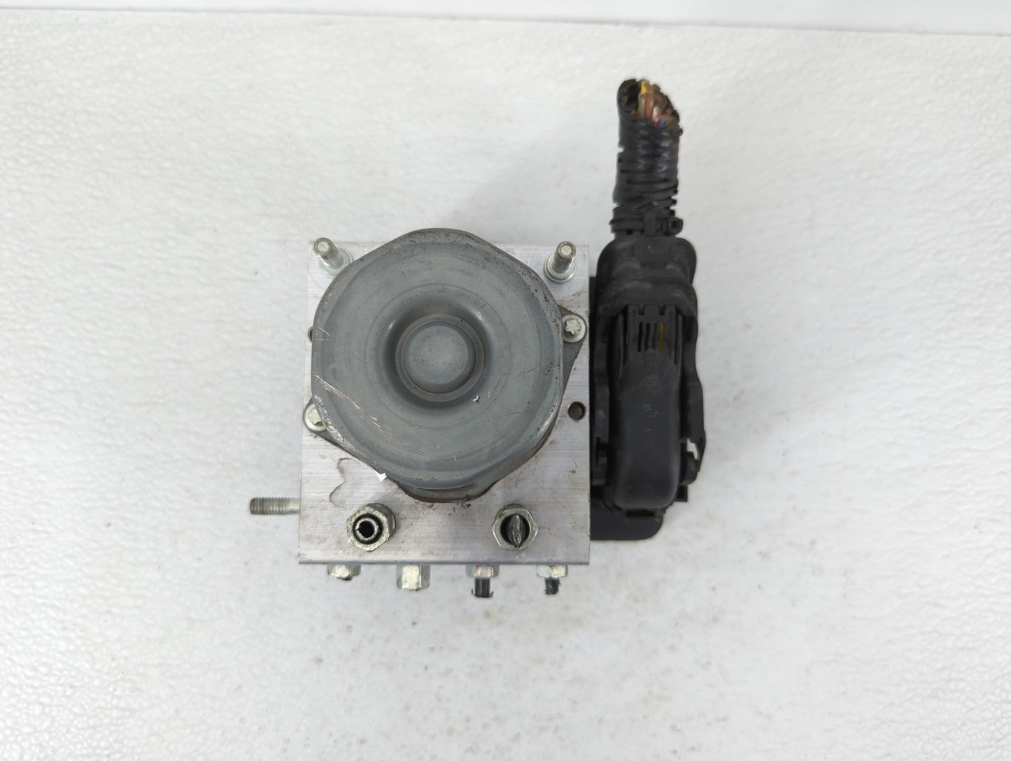 2019-2020 Nissan Rogue ABS Pump Control Module Replacement P/N:47660 7FM0A 47660 7FM1A Fits Fits 2019 2020 OEM Used Auto Par