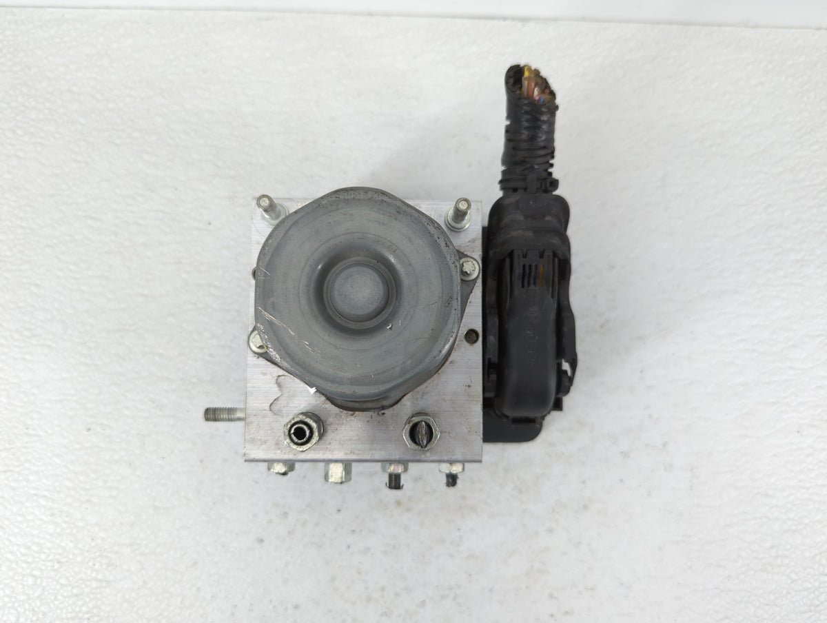 2019-2020 Nissan Rogue Anti-Lock Brake ABS Pump Module Actuator OEM P/N:47660 7FM0A 47660 7FM1A Fits Fits 2019 2020 OEM Used