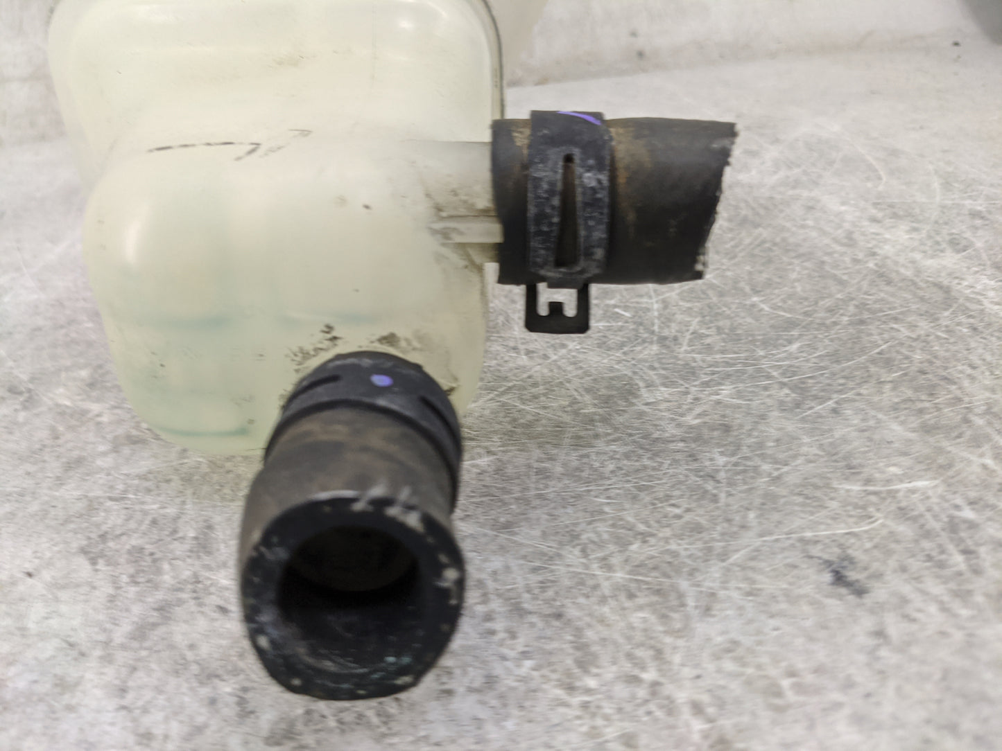 2017-2019 Nissan Rogue Radiator Coolant Overflow Expansion Tank Bottle - Oemusedautoparts1.com
