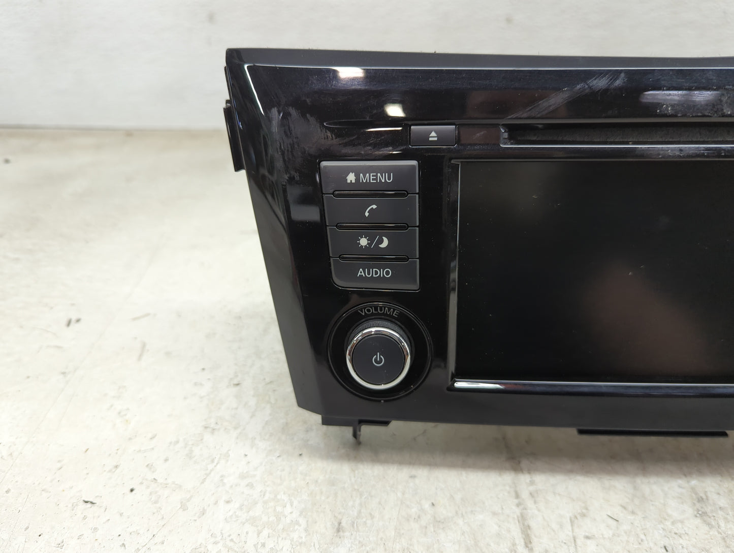 2019 Nissan Rogue Radio AM FM Cd Player Receiver Replacement P/N:2591A8FM0B AIVIP32R0, YBN-AIVIP32R0, TT3350 Fits OEM Used A