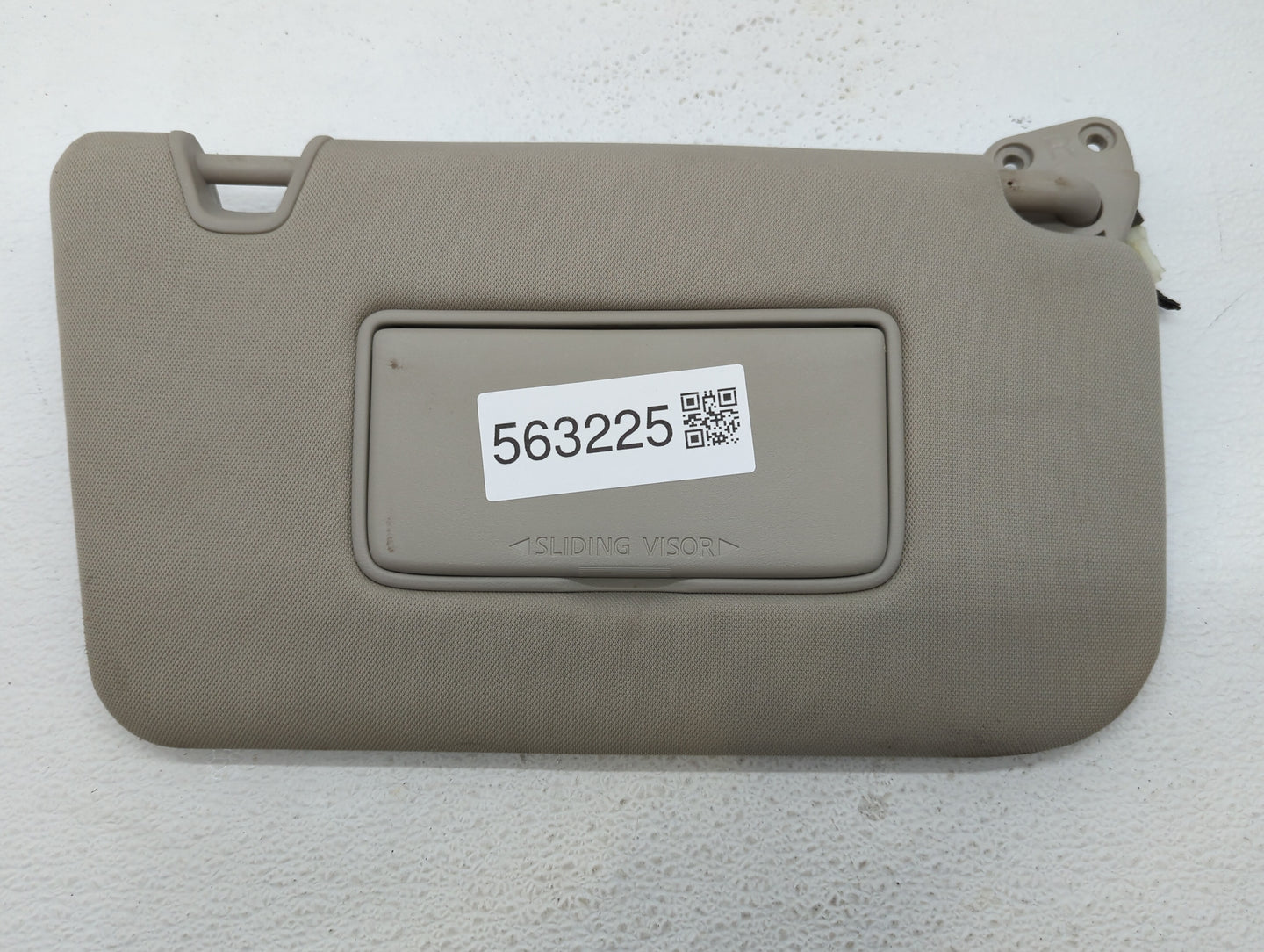 2018-2020 Nissan Rogue Sun Visor Shade Replacement Passenger Right Mirror Fits Fits 2018 2019 2020 OEM Used Auto Parts - Oem