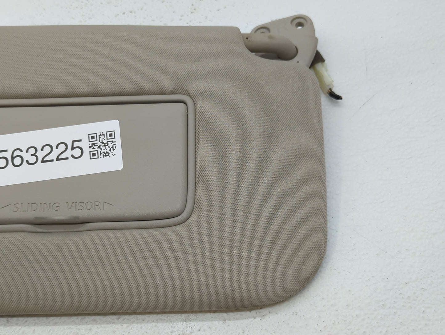 2018-2020 Nissan Rogue Sun Visor Shade Replacement Passenger Right Mirror Fits Fits 2018 2019 2020 OEM Used Auto Parts - Oem
