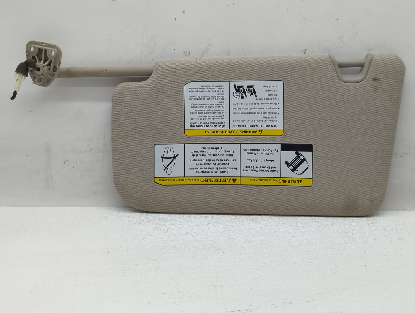 2018-2020 Nissan Rogue Sun Visor Shade Replacement Passenger Right Mirror Fits Fits 2018 2019 2020 OEM Used Auto Parts - Oem