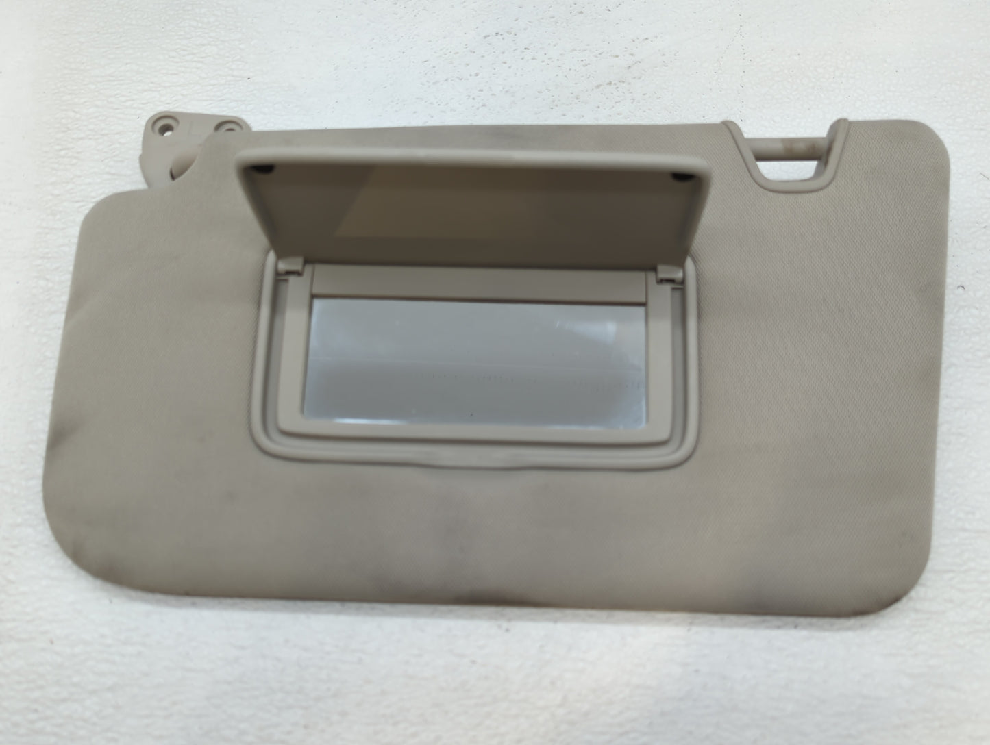 2018-2020 Nissan Rogue Sun Visor Shade Replacement Passenger Right Mirror Fits Fits 2018 2019 2020 OEM Used Auto Parts - Oem