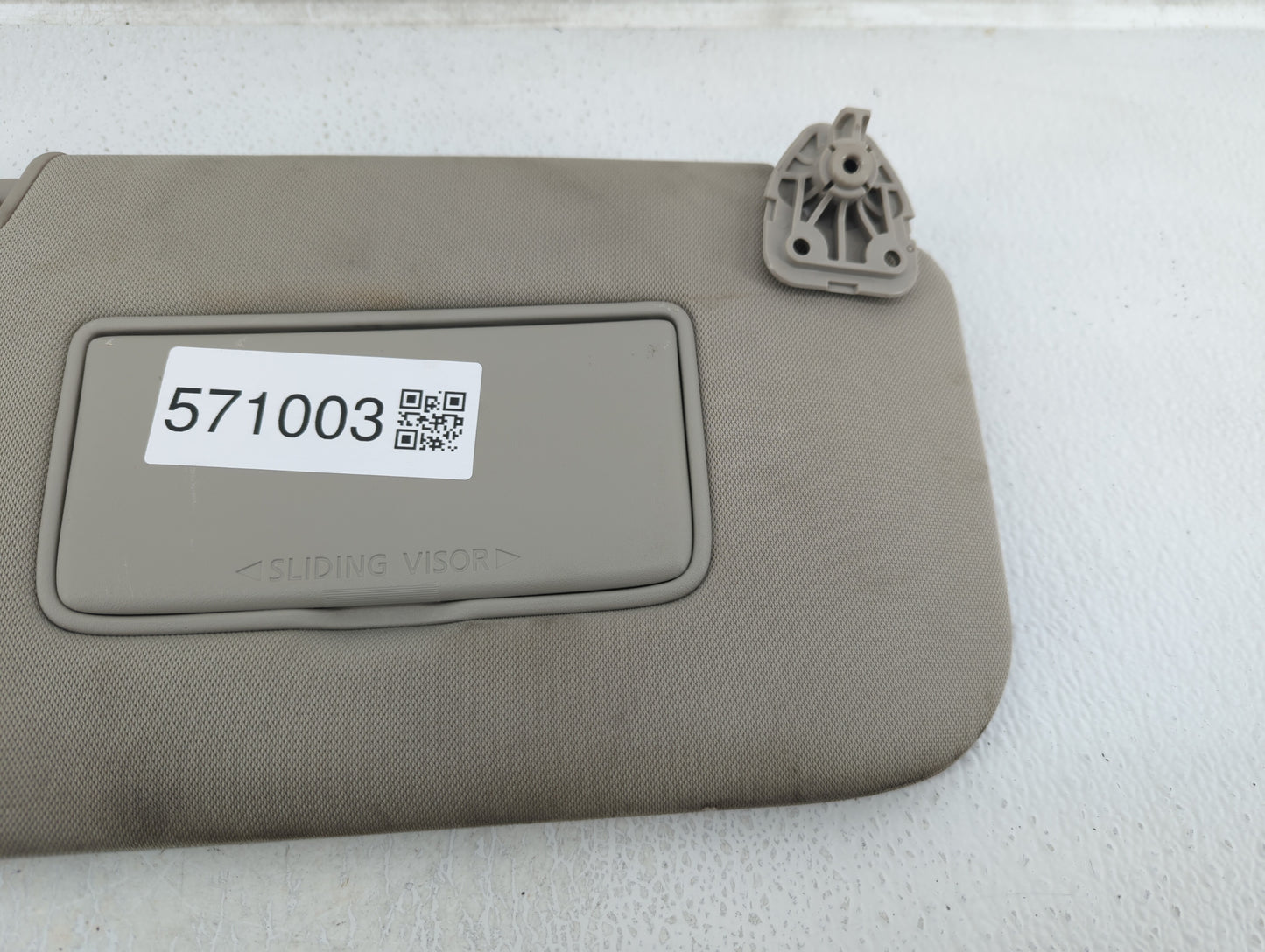 2018-2020 Nissan Rogue Sun Visor Shade Replacement Passenger Right Mirror Fits Fits 2018 2019 2020 OEM Used Auto Parts - Oem
