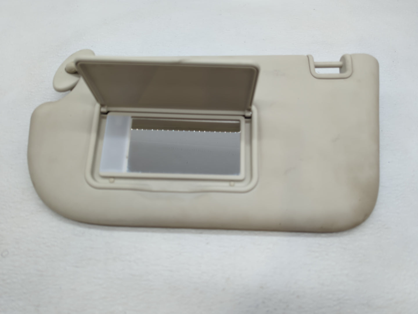 2018-2020 Nissan Rogue Sun Visor Shade Replacement Driver Left Mirror Fits Fits 2018 2019 2020 OEM Used Auto Parts - Oemused