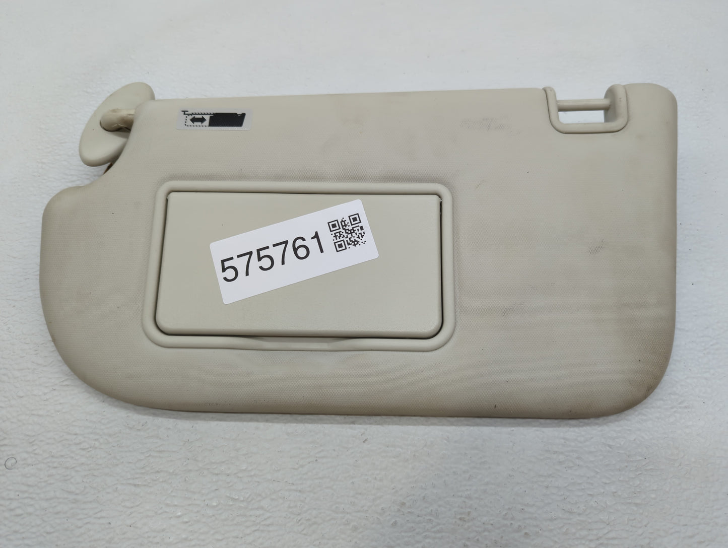2018-2020 Nissan Rogue Sun Visor Shade Replacement Driver Left Mirror Fits Fits 2018 2019 2020 OEM Used Auto Parts - Oemused