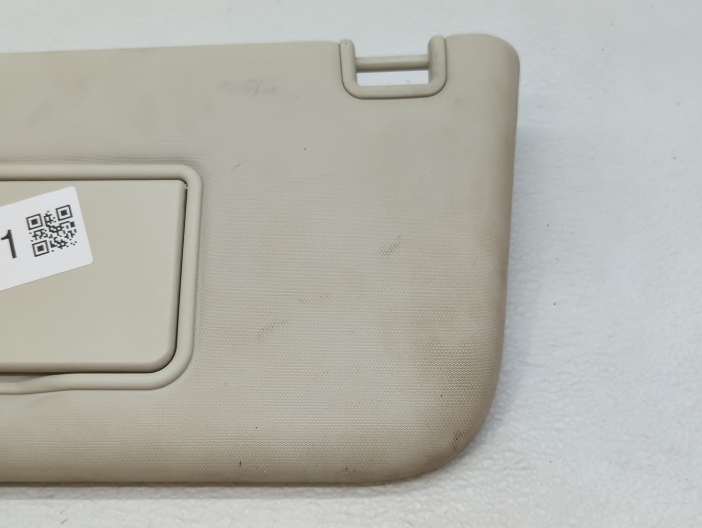 2018-2020 Nissan Rogue Sun Visor Shade Replacement Driver Left Mirror Fits Fits 2018 2019 2020 OEM Used Auto Parts - Oemused