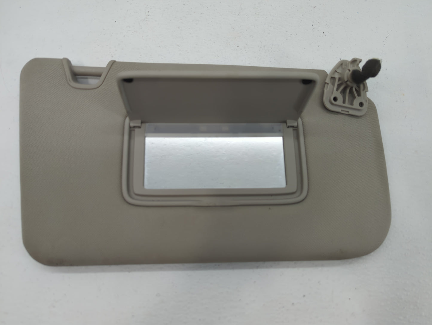 2018-2020 Nissan Rogue Sun Visor Shade Replacement Passenger Right Mirror Fits Fits 2018 2019 2020 OEM Used Auto Parts - Oem