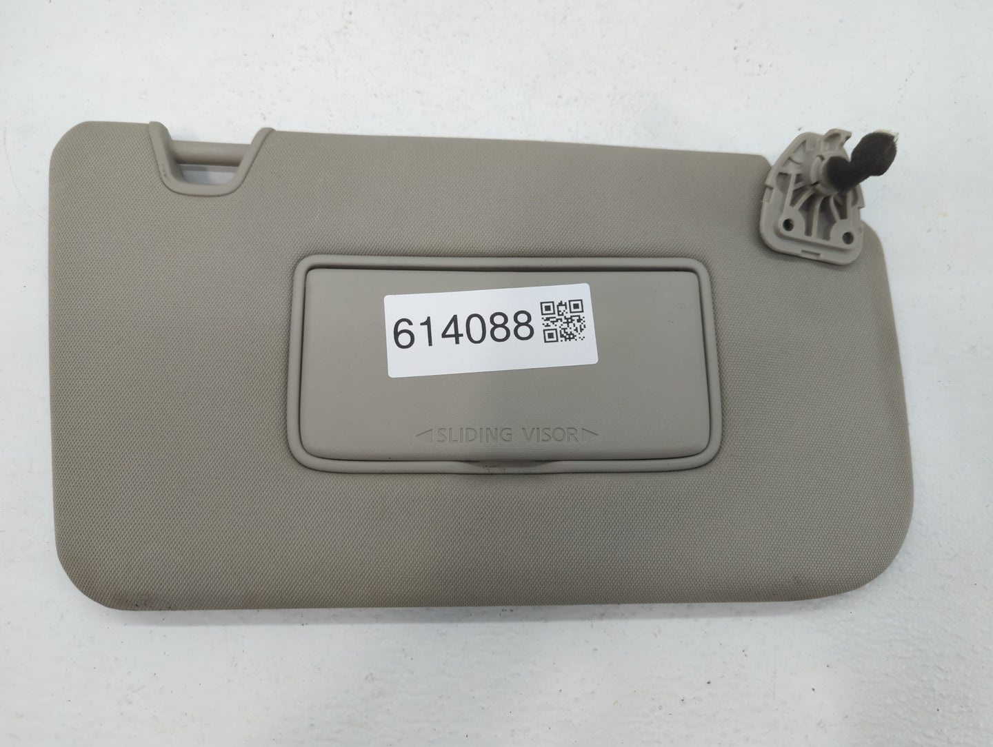2018-2020 Nissan Rogue Sun Visor Shade Replacement Passenger Right Mirror Fits Fits 2018 2019 2020 OEM Used Auto Parts - Oem