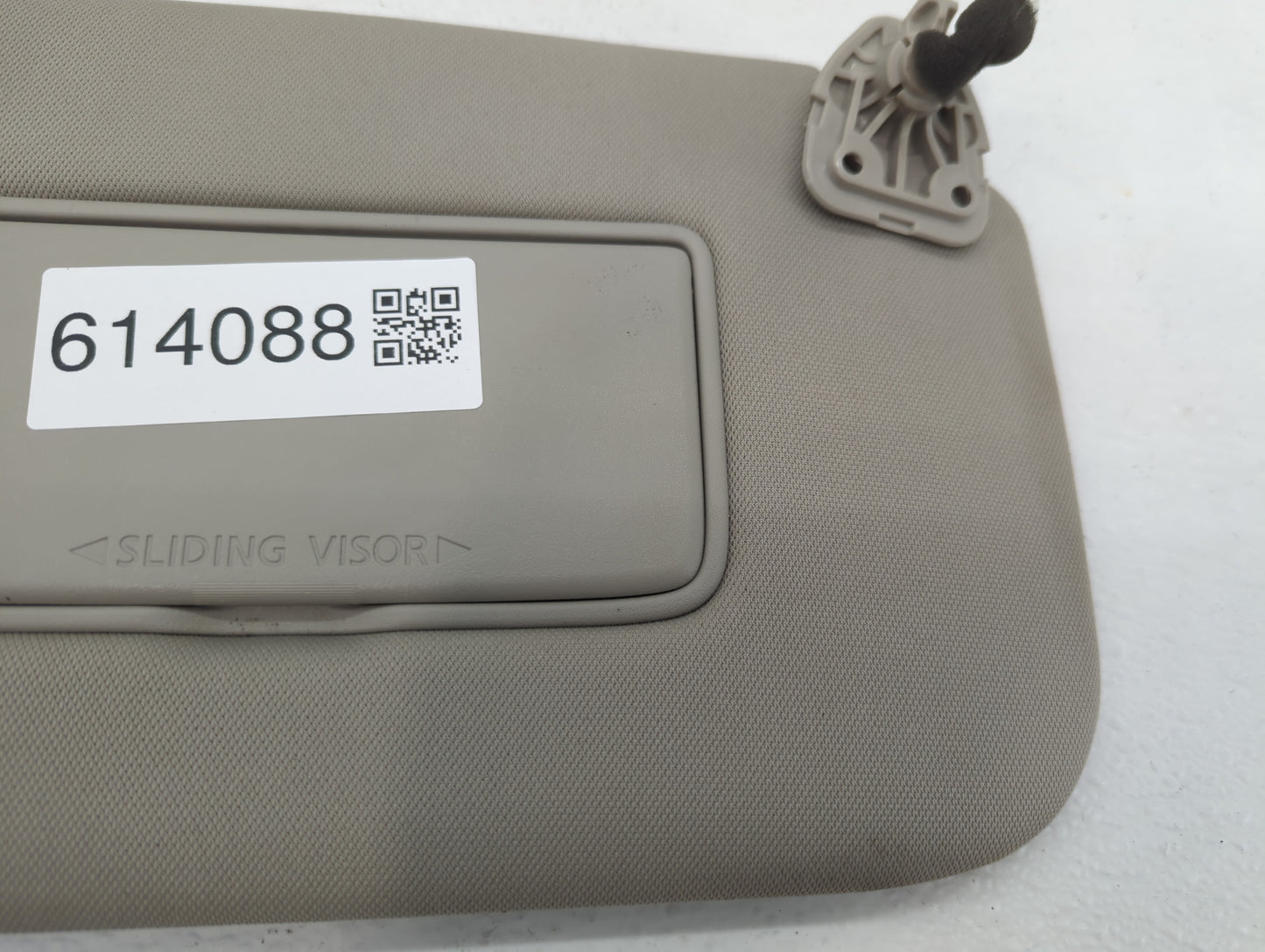 2018-2020 Nissan Rogue Sun Visor Shade Replacement Passenger Right Mirror Fits Fits 2018 2019 2020 OEM Used Auto Parts - Oem