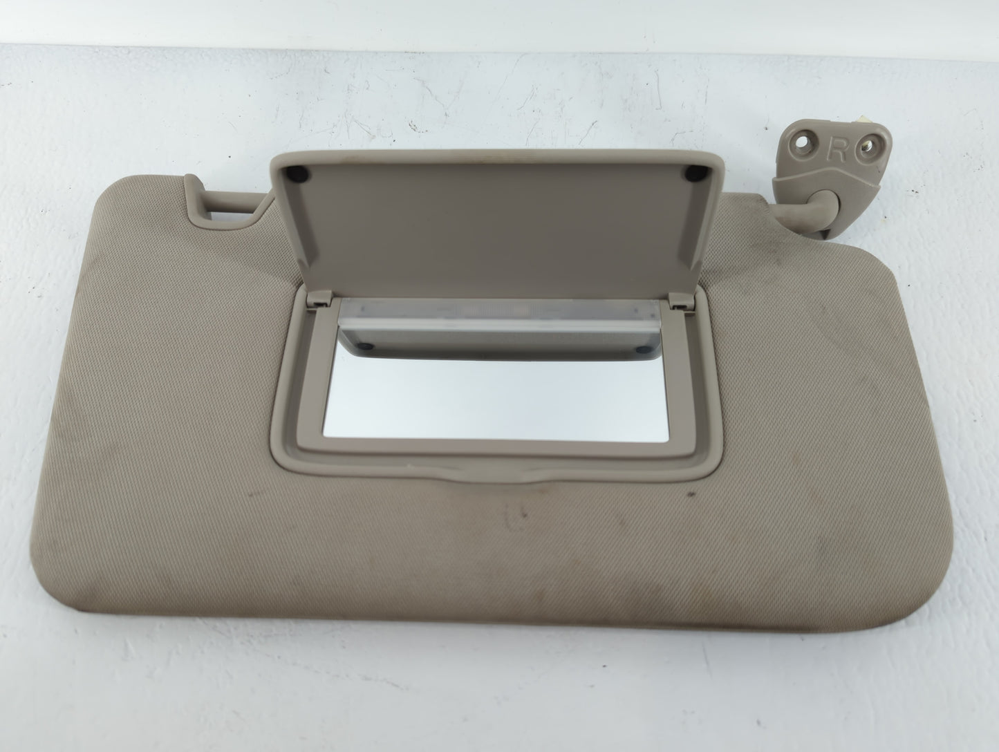 2018-2020 Nissan Rogue Sun Visor Shade Replacement Passenger Right Mirror Fits Fits 2018 2019 2020 OEM Used Auto Parts - Oem