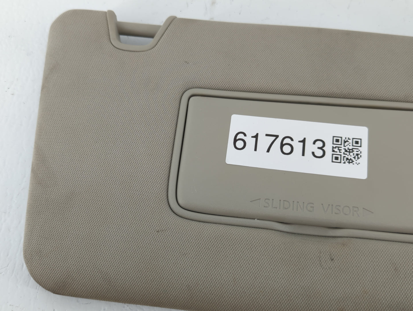 2018-2020 Nissan Rogue Sun Visor Shade Replacement Passenger Right Mirror Fits Fits 2018 2019 2020 OEM Used Auto Parts - Oem