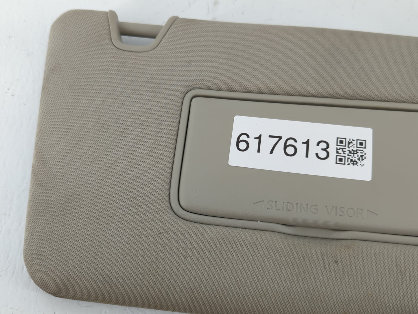 2018-2020 Nissan Rogue Sun Visor Shade Replacement Passenger Right Mirror Fits Fits 2018 2019 2020 OEM Used Auto Parts - Oem