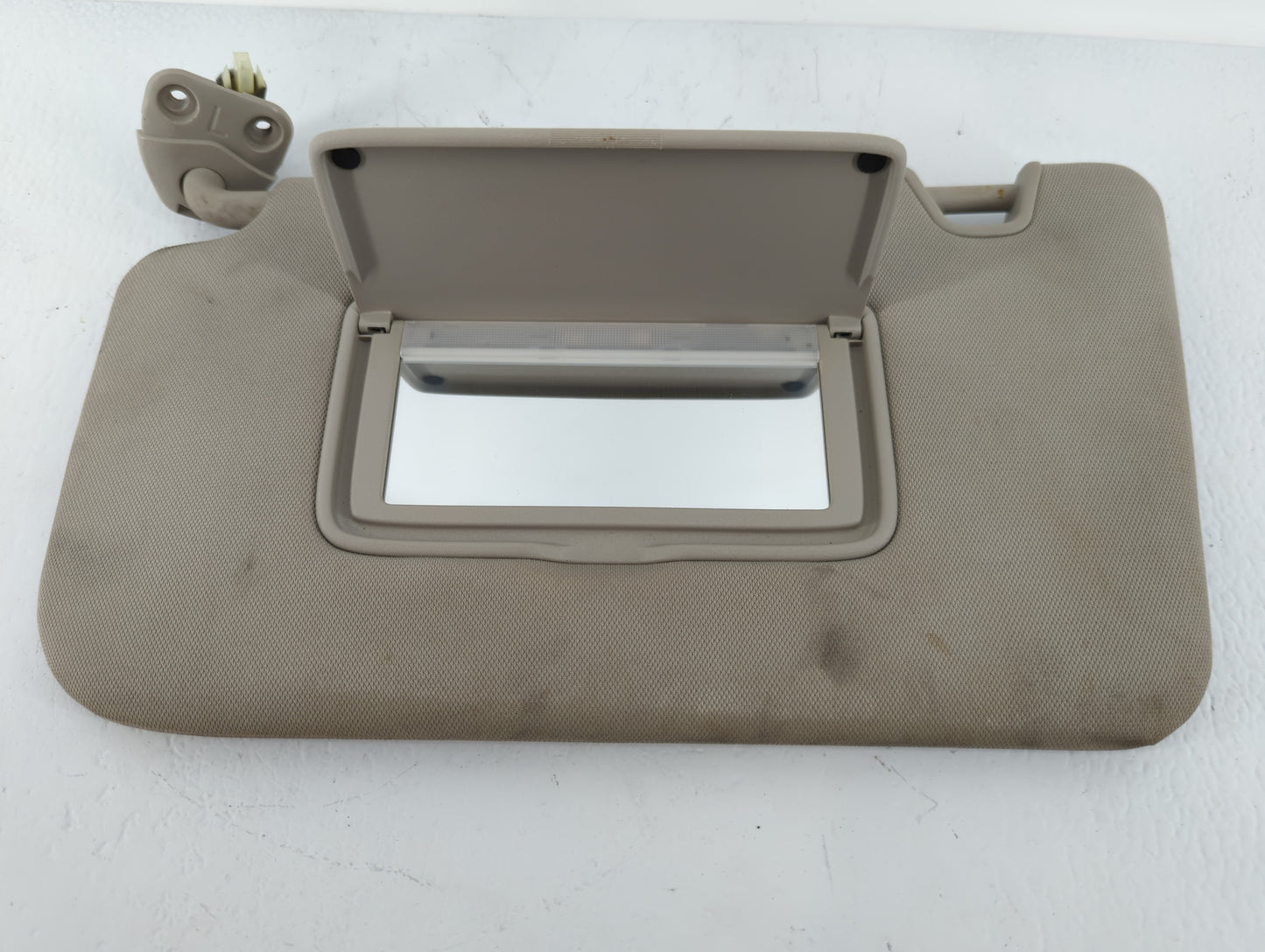 2018-2020 Nissan Rogue Sun Visor Shade Replacement Passenger Right Mirror Fits Fits 2018 2019 2020 OEM Used Auto Parts - Oem