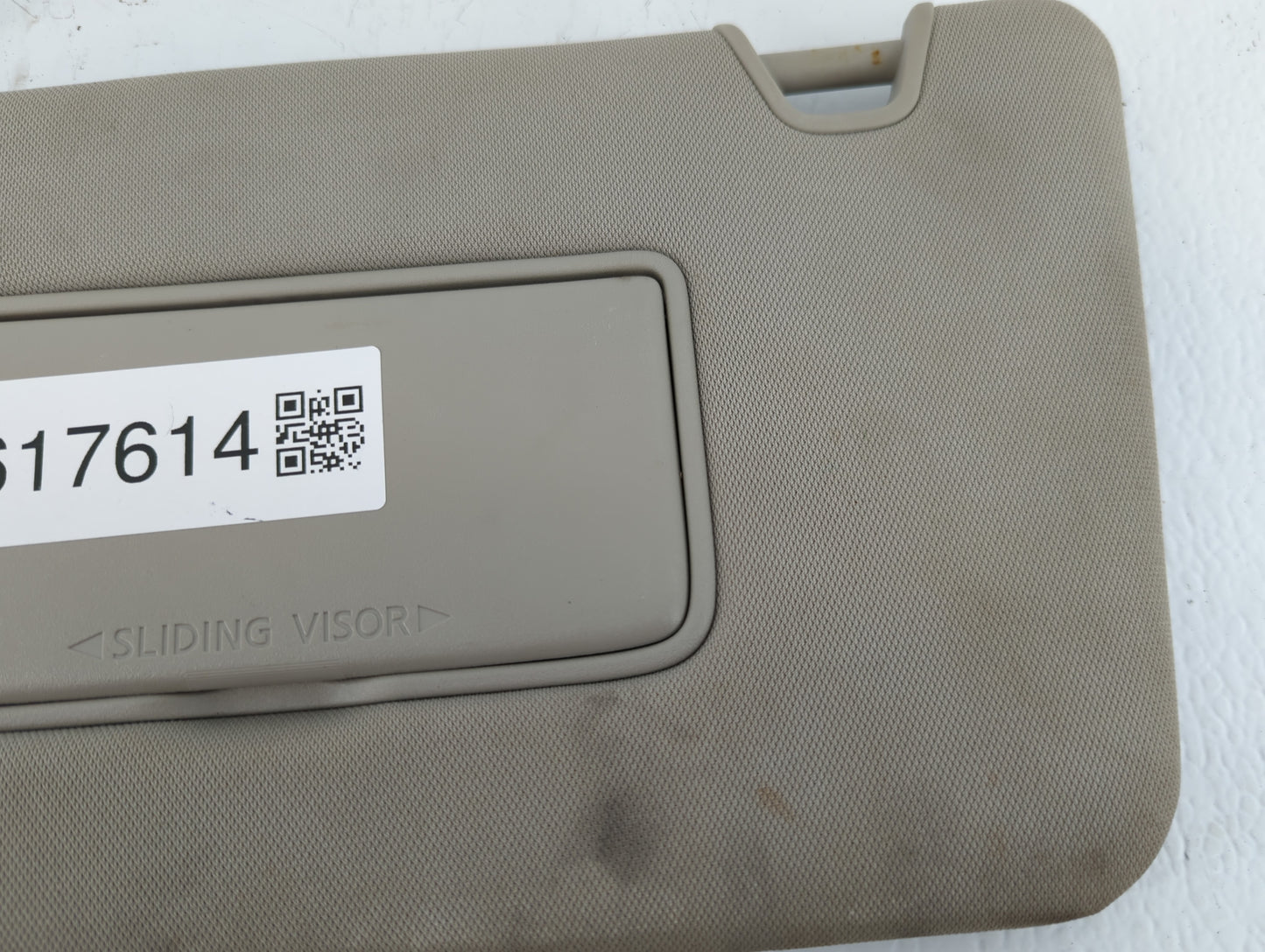 2018-2020 Nissan Rogue Sun Visor Shade Replacement Passenger Right Mirror Fits Fits 2018 2019 2020 OEM Used Auto Parts - Oem