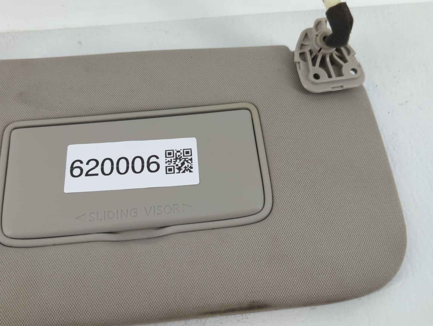 2018-2020 Nissan Rogue Sun Visor Shade Replacement Passenger Right Mirror Fits Fits 2018 2019 2020 OEM Used Auto Parts - Oem