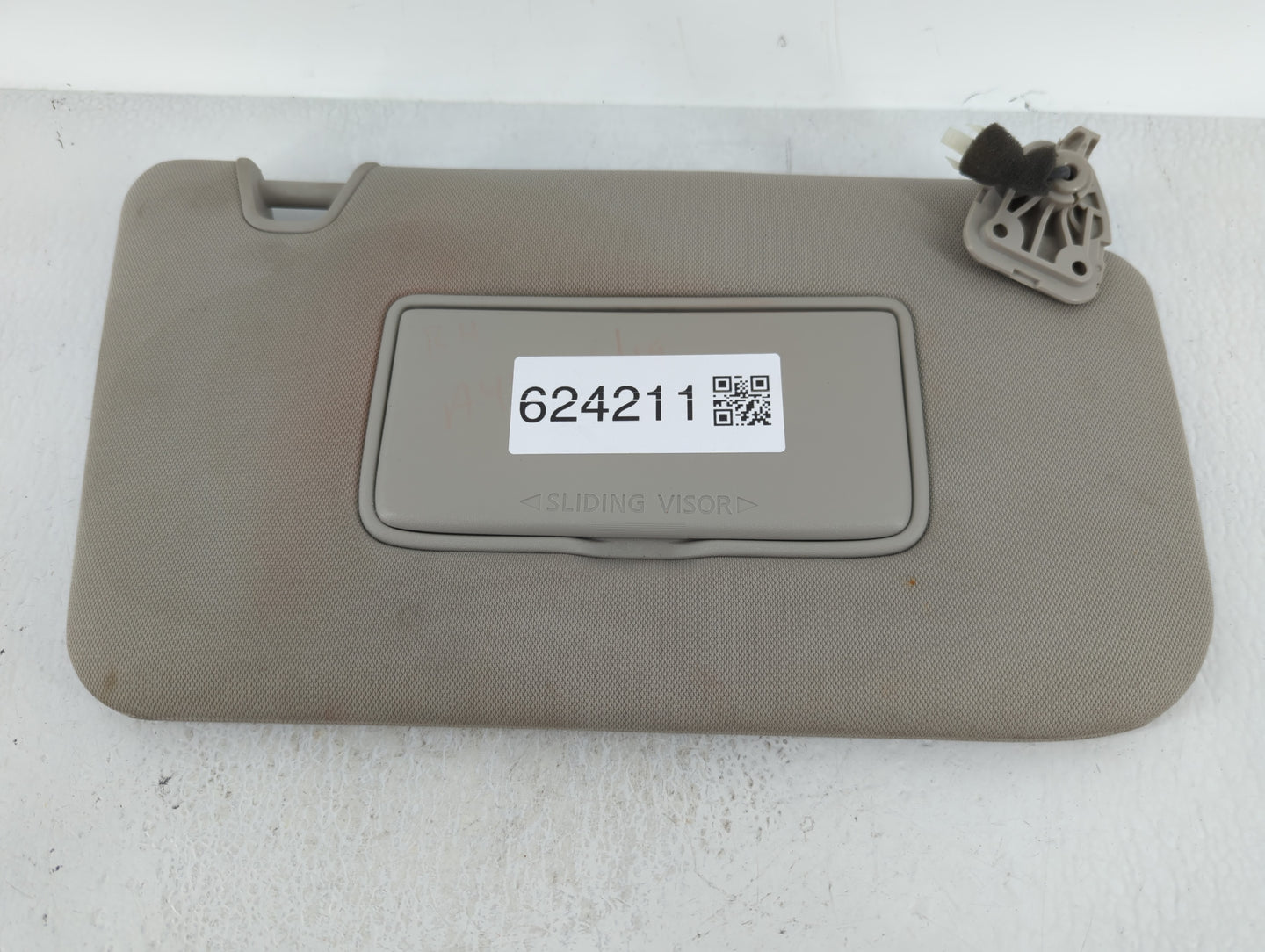 2018-2020 Nissan Rogue Sun Visor Shade Replacement Passenger Right Mirror Fits Fits 2018 2019 2020 OEM Used Auto Parts - Oem
