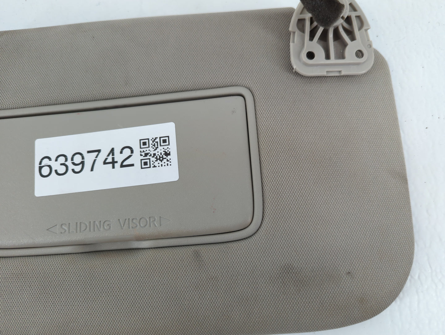 2018-2020 Nissan Rogue Sun Visor Shade Replacement Driver Left Mirror Fits Fits 2018 2019 2020 OEM Used Auto Parts - Oemused