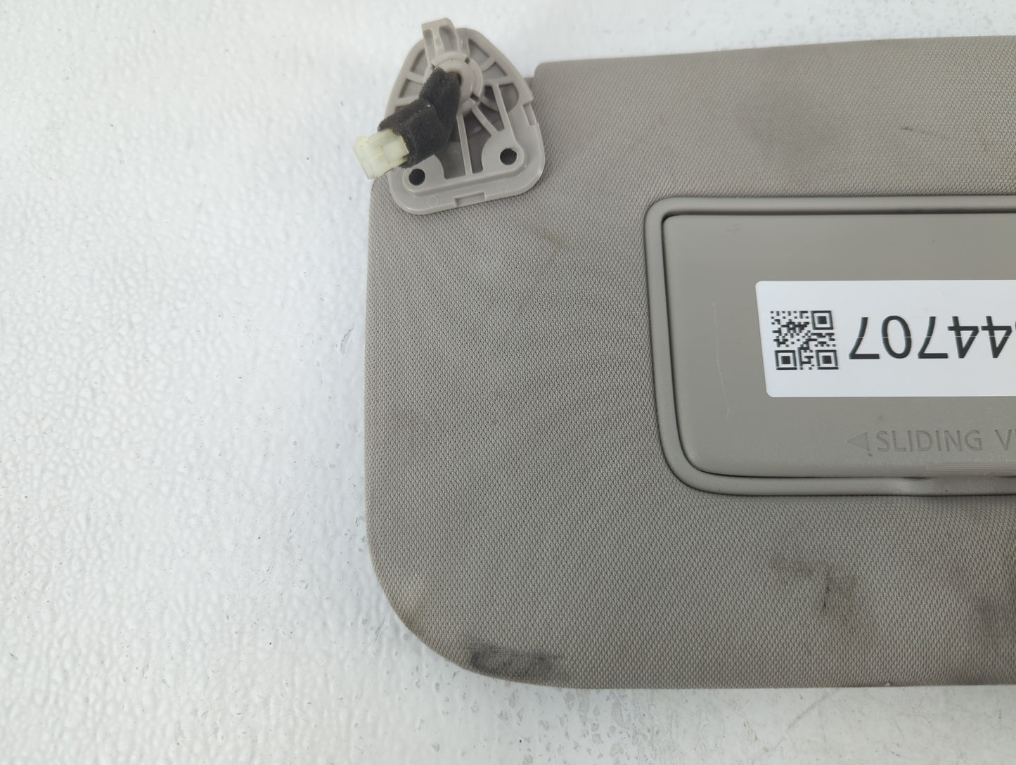 2018-2020 Nissan Rogue Sun Visor Shade Replacement Driver Left Mirror Fits Fits 2018 2019 2020 OEM Used Auto Parts - Oemused