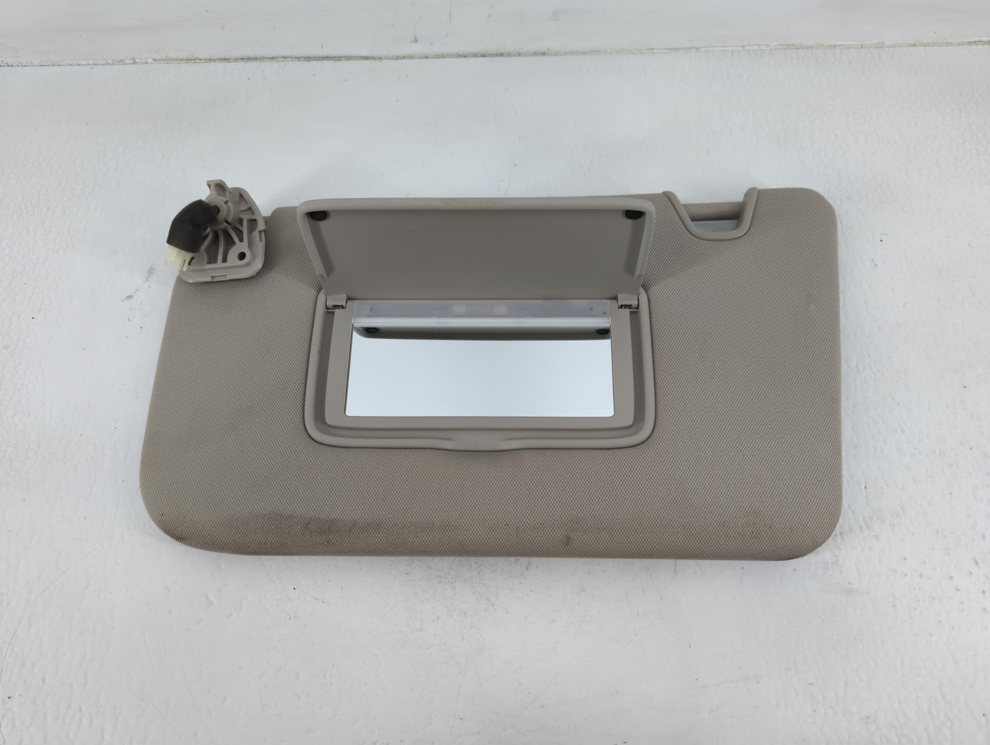 2018-2020 Nissan Rogue Sun Visor Shade Replacement Driver Left Mirror Fits Fits 2018 2019 2020 OEM Used Auto Parts - Oemused