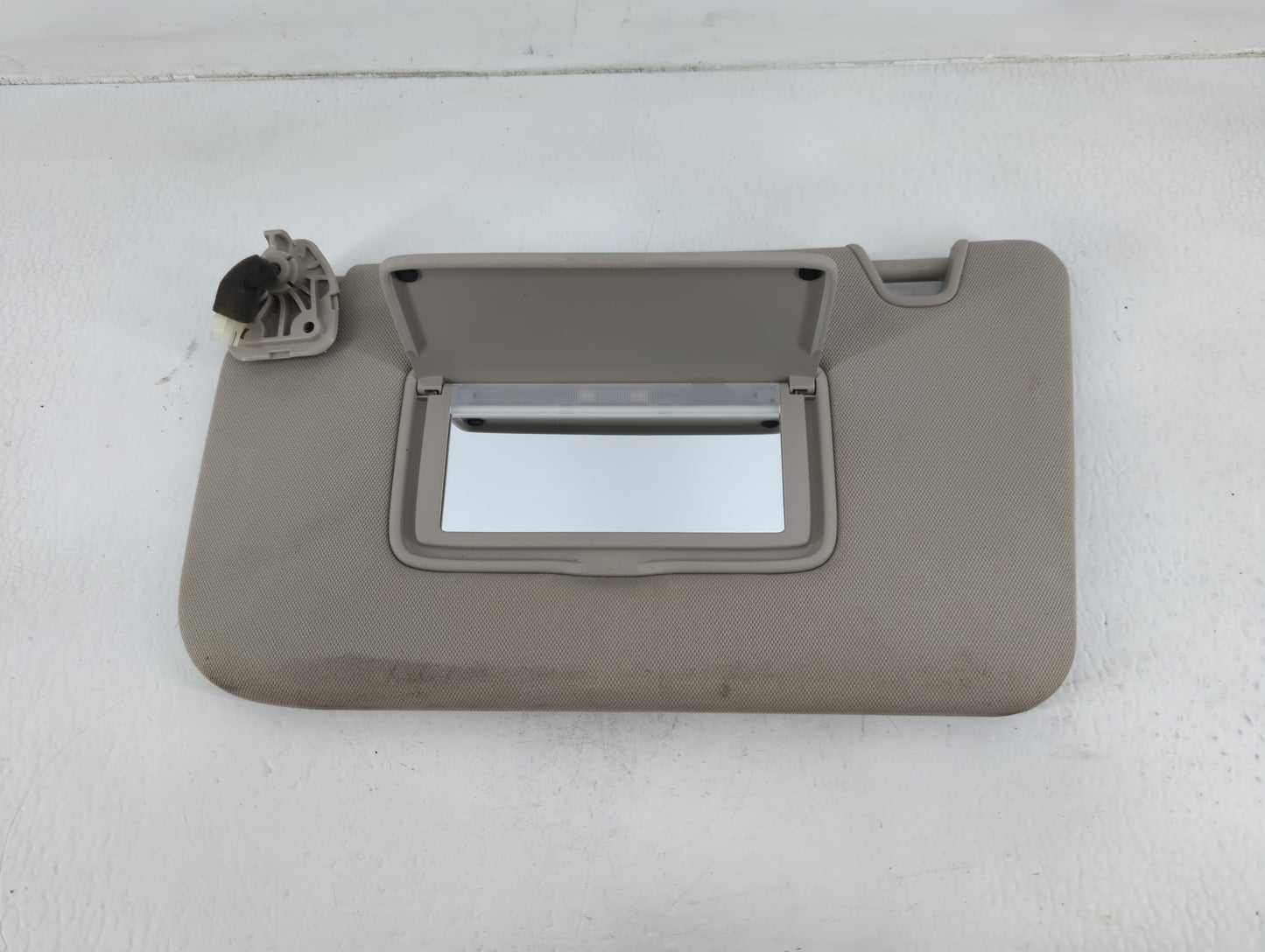 2018-2020 Nissan Rogue Sun Visor Shade Replacement Driver Left Mirror Fits Fits 2018 2019 2020 OEM Used Auto Parts - Oemused