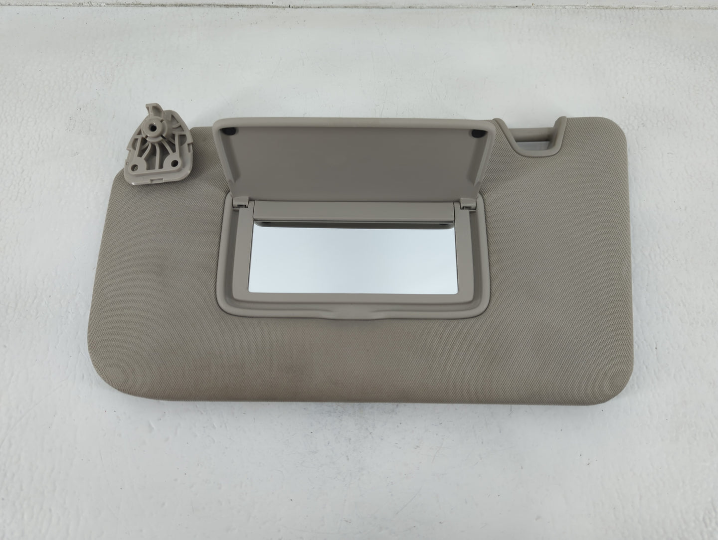 2018-2020 Nissan Rogue Sun Visor Shade Replacement Driver Left Mirror Fits Fits 2018 2019 2020 OEM Used Auto Parts - Oemused