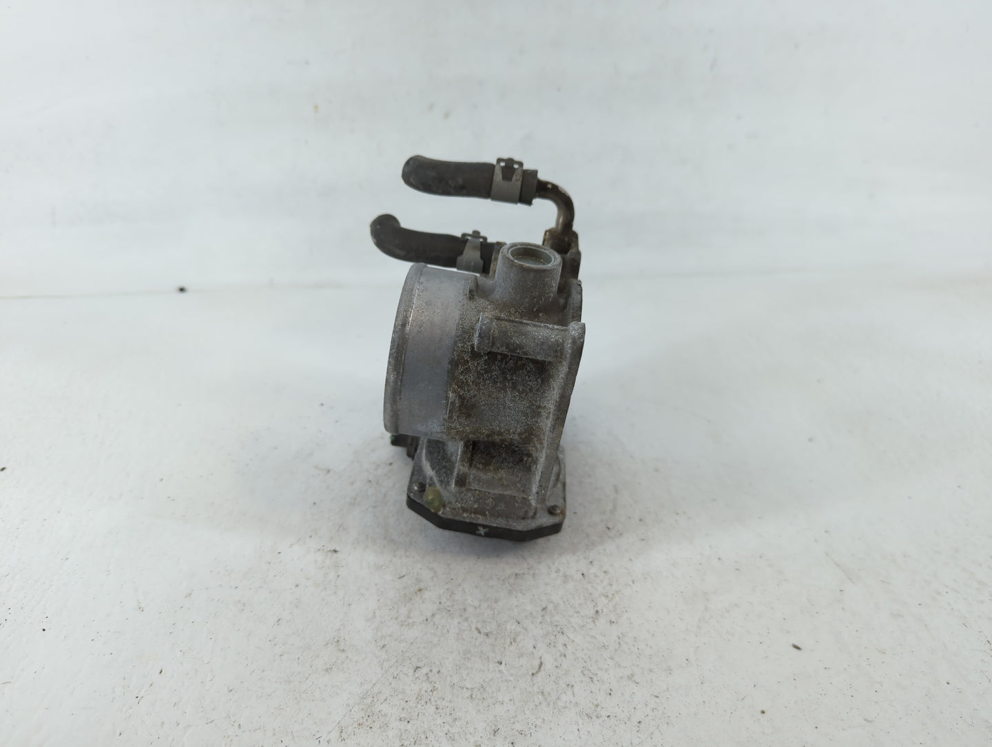 2014-2020 Nissan Rogue Throttle Body P/N:3TA60-01 C Fits Fits 2013 2014 2015 2016 2017 2018 2019 2020 OEM Used Auto Parts - 