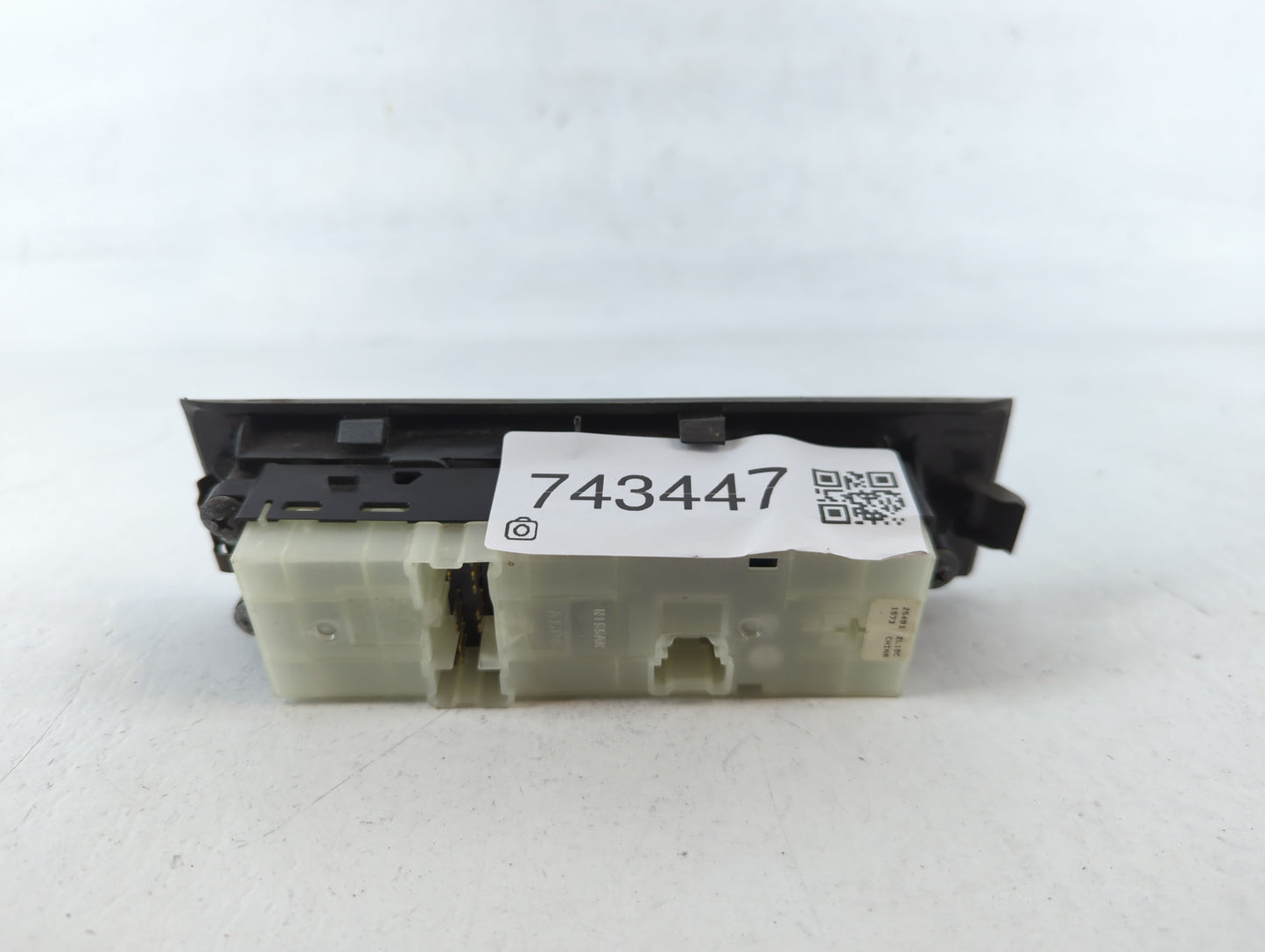 2014-2020 Nissan Rogue Master Power Window Switch Replacement Driver Side Left P/N:25401 1573 Fits OEM Used Auto Parts - Oem