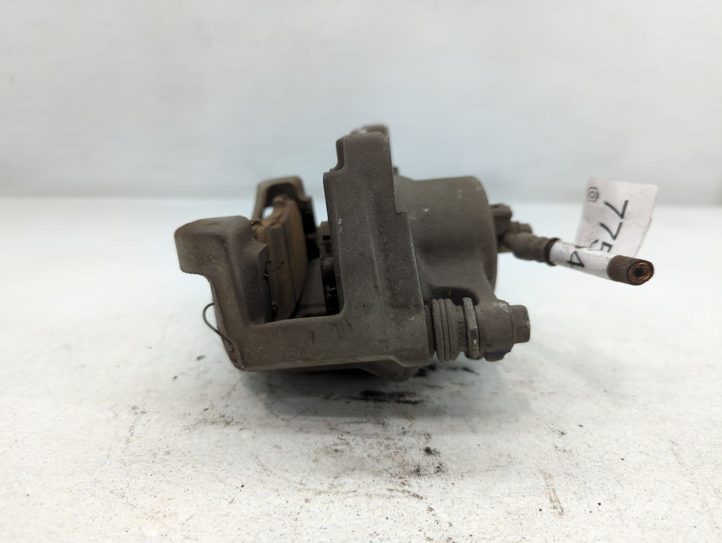 2014-2020 Nissan Rogue Front Passenger Right Brake Caliper - Oemusedautoparts1.com