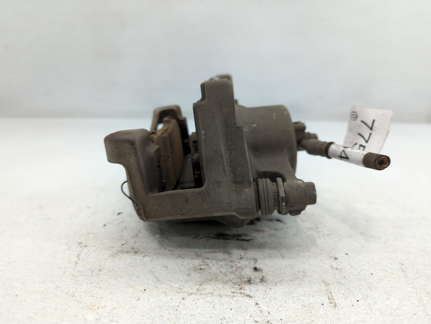 2014-2020 Nissan Rogue Front Passenger Right Brake Caliper - Oemusedautoparts1.com