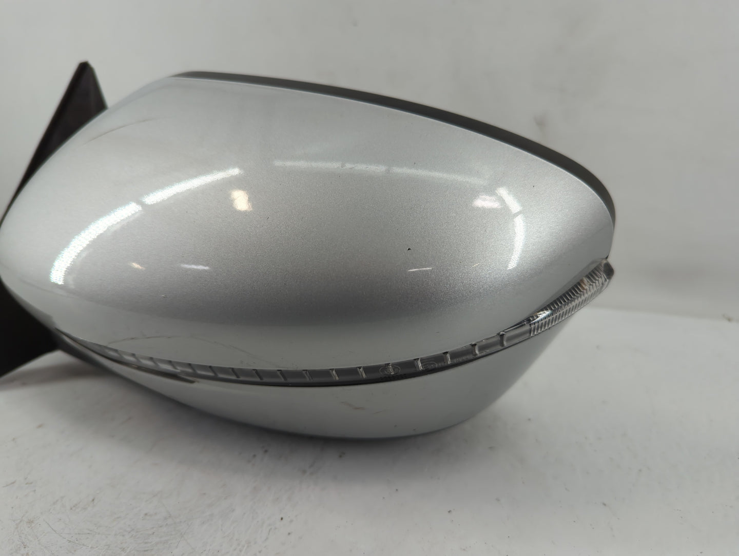 2017-2020 Nissan Rogue Driver Side View Mirror - Left Door Mirror OEM Used - Oemusedautoparts1.com