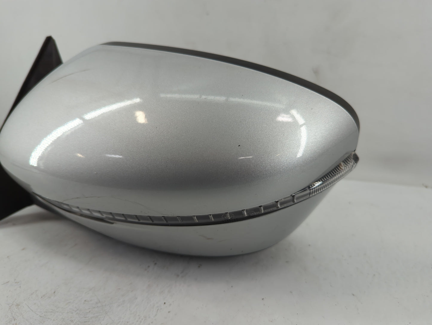 2017-2020 Nissan Rogue Driver Side View Mirror - Left Door Mirror OEM Used - Oemusedautoparts1.com
