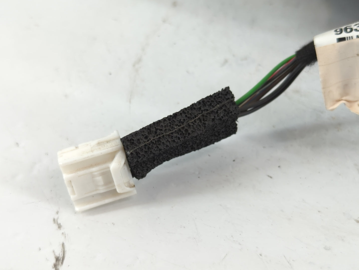 2017-2020 Nissan Rogue Driver Side View Mirror - Left Door Mirror OEM Used - Oemusedautoparts1.com