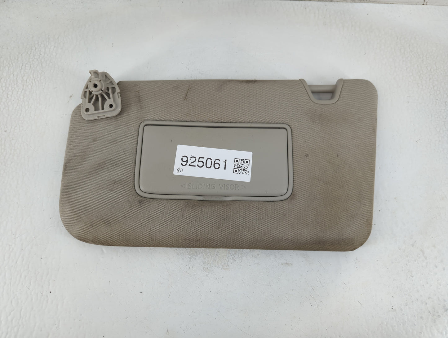 2018-2020 Nissan Rogue Sun Visor Shade Replacement Passenger Right Mirror Fits Fits 2018 2019 2020 OEM Used Auto Parts - Oem