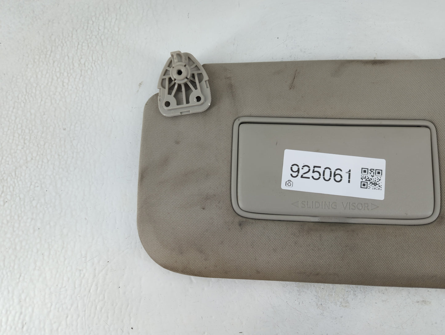 2018-2020 Nissan Rogue Sun Visor Shade Replacement Passenger Right Mirror Fits Fits 2018 2019 2020 OEM Used Auto Parts - Oem