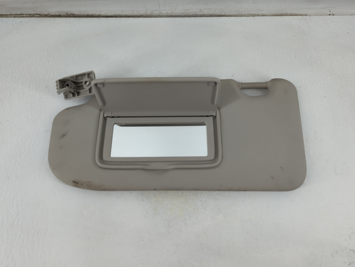 2019-2022 Nissan Rogue Sport Sun Visor Shade Replacement Driver Left Mirror Fits Fits 2019 2020 2021 2022 OEM Used Auto Part