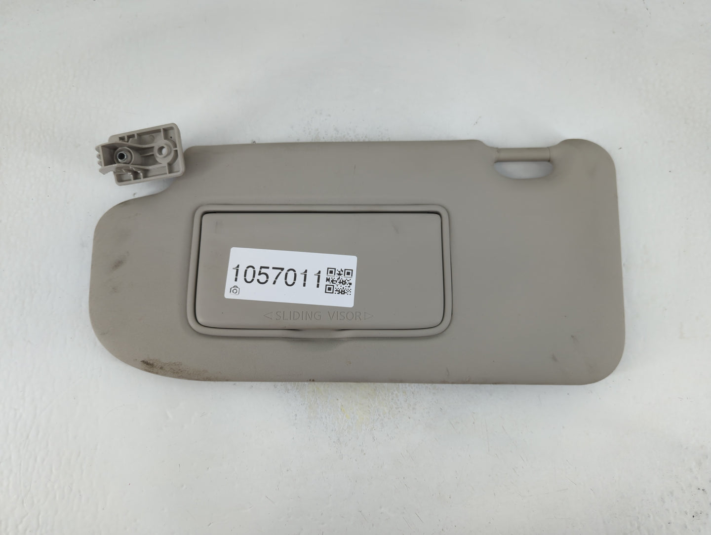 2019-2022 Nissan Rogue Sport Sun Visor Shade Replacement Driver Left Mirror Fits Fits 2019 2020 2021 2022 OEM Used Auto Part
