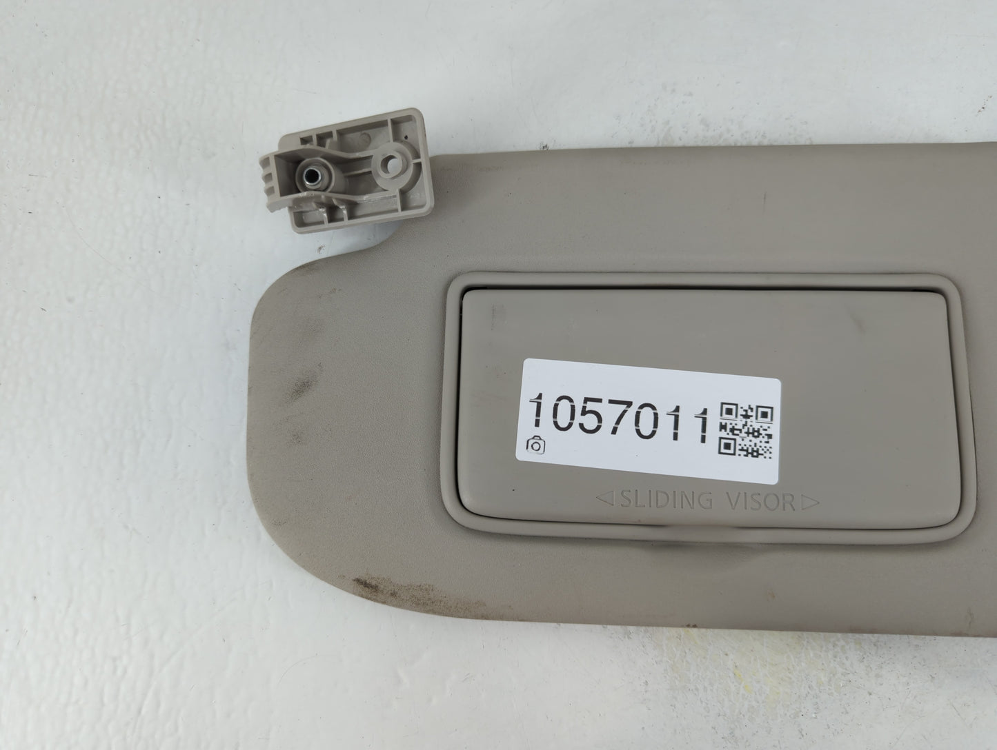2019-2022 Nissan Rogue Sport Sun Visor Shade Replacement Driver Left Mirror Fits Fits 2019 2020 2021 2022 OEM Used Auto Part