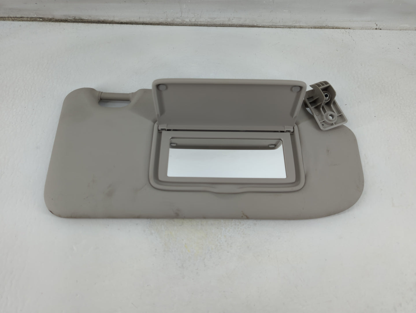 2019-2022 Nissan Rogue Sport Sun Visor Shade Replacement Passenger Right Mirror Fits Fits 2019 2020 2021 2022 OEM Used Auto 