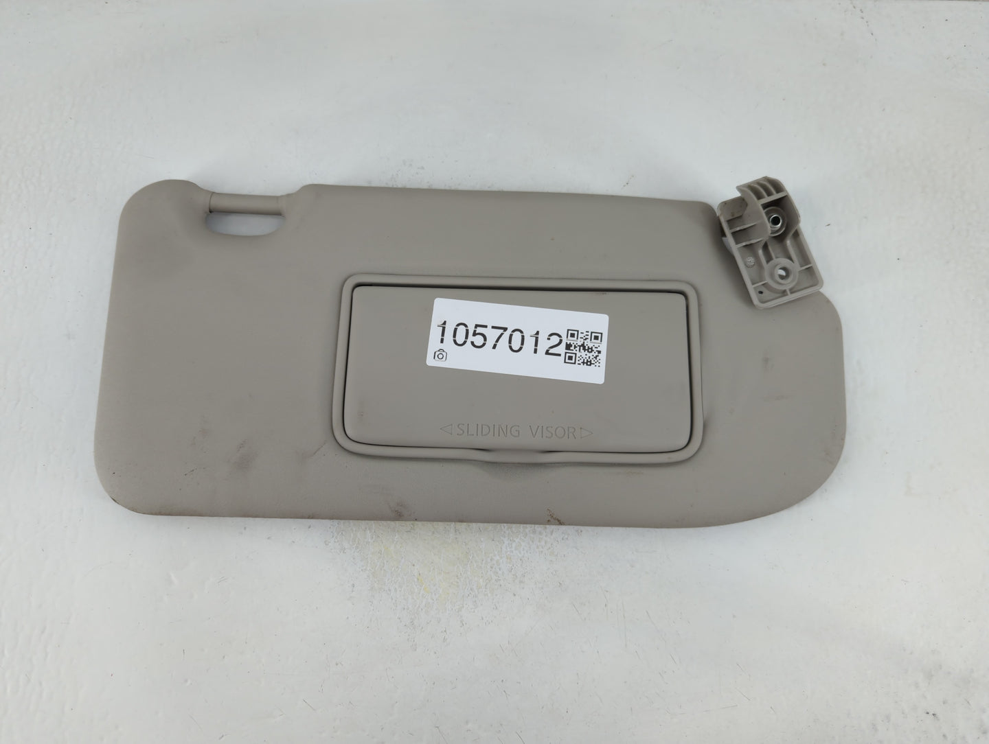 2019-2022 Nissan Rogue Sport Sun Visor Shade Replacement Passenger Right Mirror Fits Fits 2019 2020 2021 2022 OEM Used Auto 