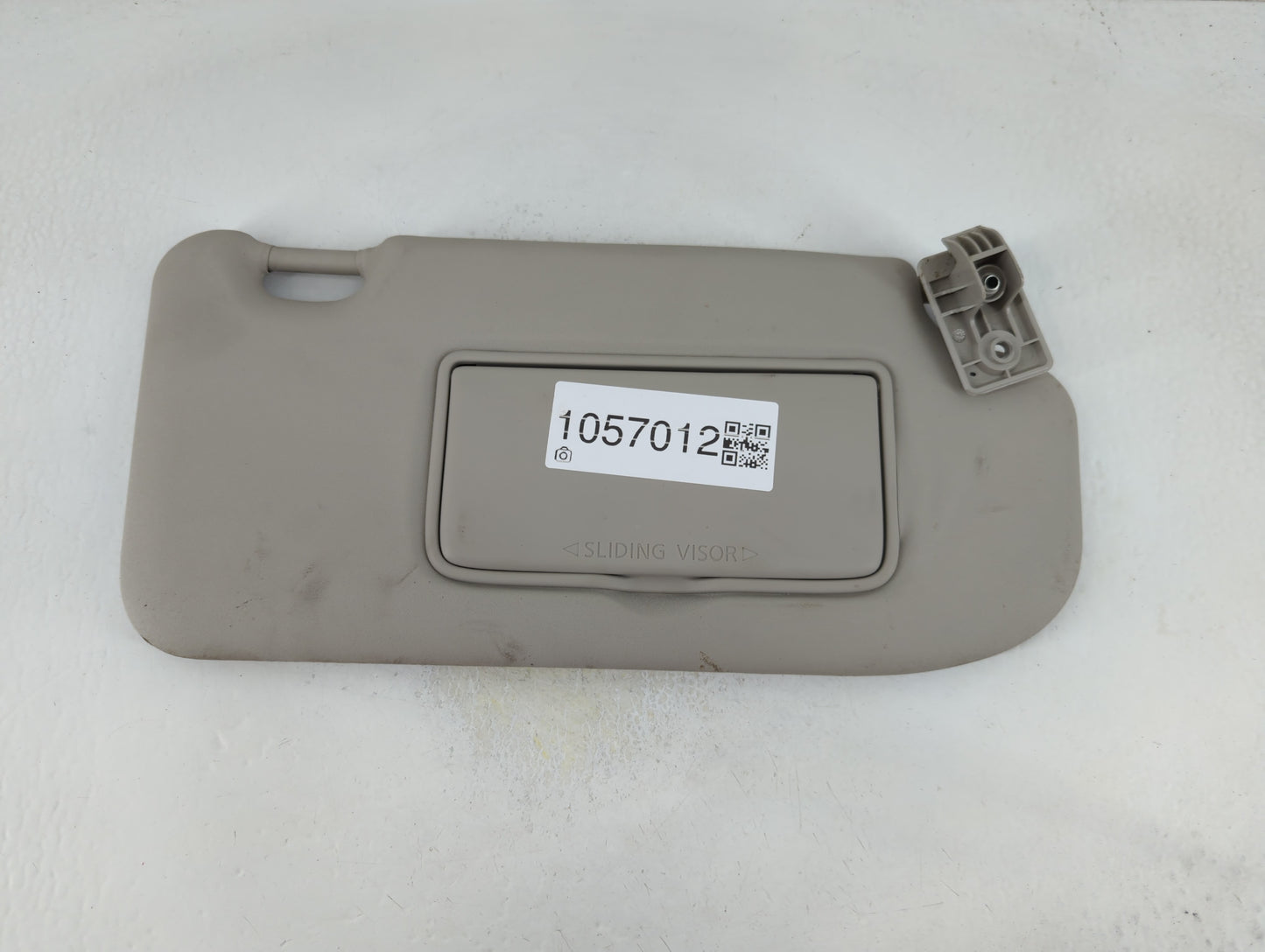 2019-2022 Nissan Rogue Sport Sun Visor Shade Replacement Passenger Right Mirror Fits Fits 2019 2020 2021 2022 OEM Used Auto 